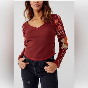 FREE People Amara V-neck Thermal Top Size Medium, Color burgundy.